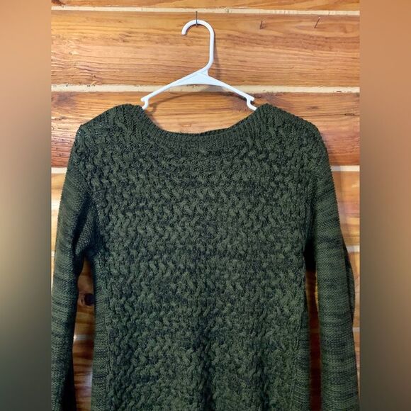 It’s Our Time Green and Black Marled Crewneck Sweater Size Medium - Picture 2 of 10